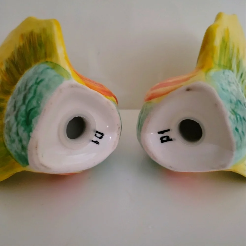 Pier 1 Peacock bird salt pepper shaker set